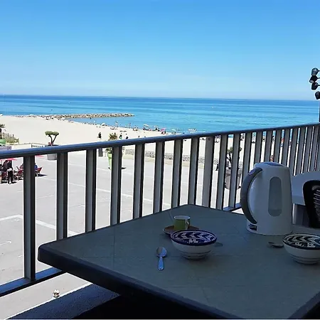 Plage, Commerces Et Animations Pour Ce T2 Avec Parking Privatif -5at30