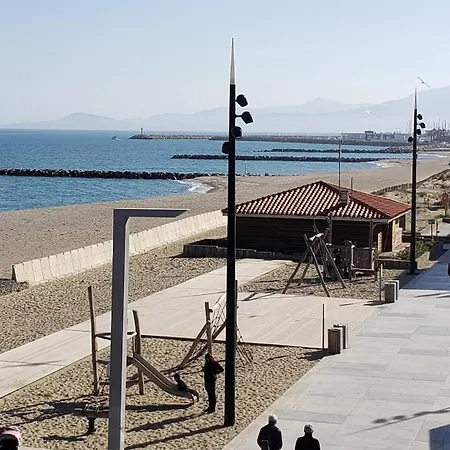 Apartment Plage, Commerces Et Animations Pour Ce T2 Avec Parking Privatif -5at30 Saint-Cyprien (Pyrenees-Orientales)