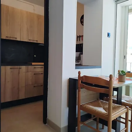 Plage, Commerces Et Animations Pour Ce T2 Avec Parking Privatif -5at30 Apartment